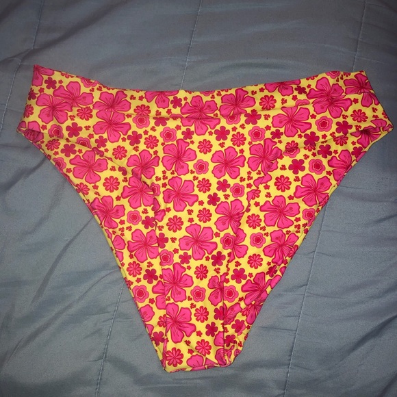 Hibiscus bikini bottoms - Picture 3 of 3